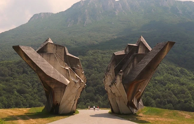 Tjentište Spomenik Monument